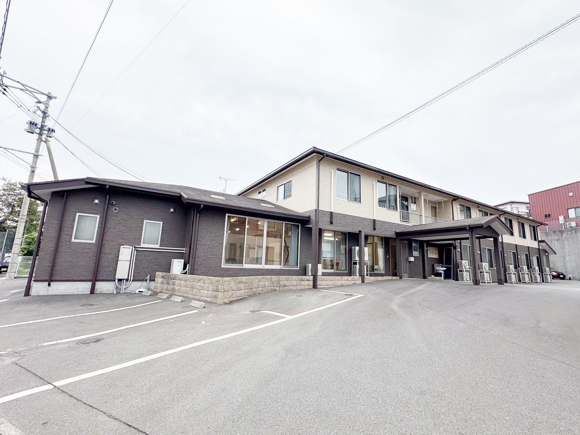 ゆったりとした外観の施設