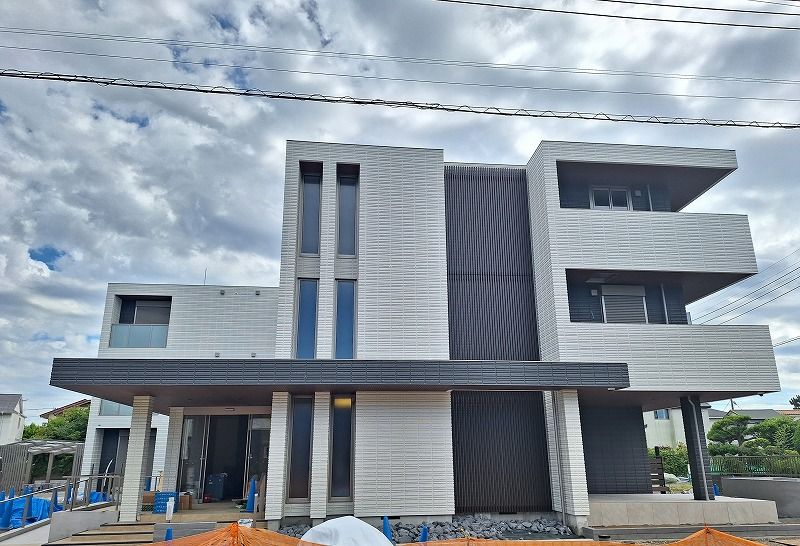 新築そうな建物外観