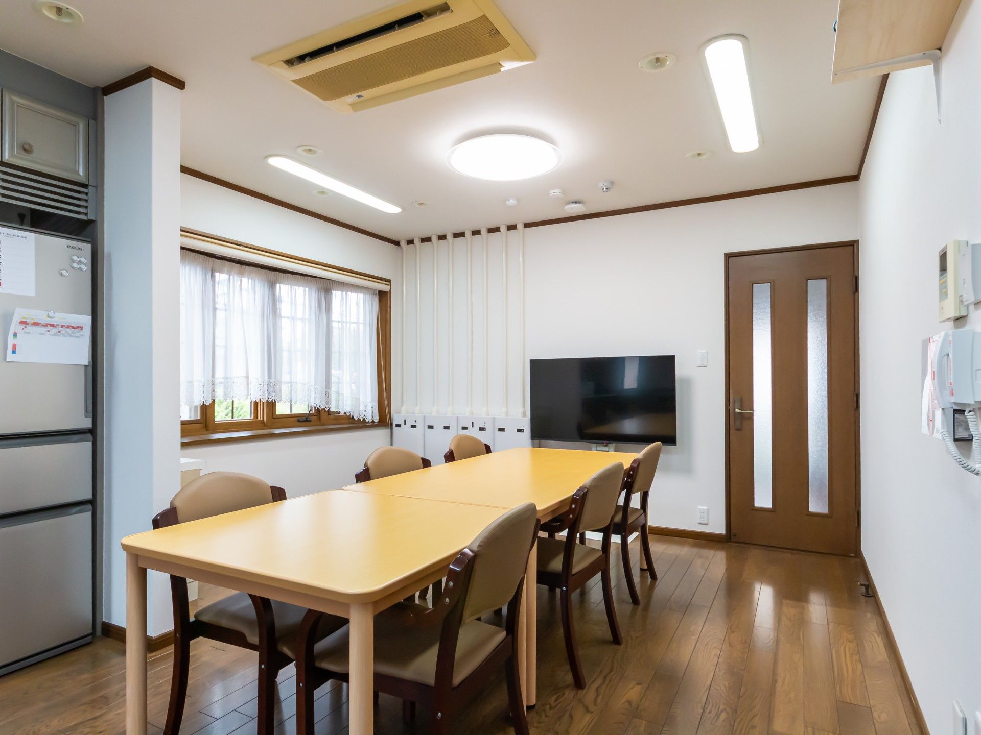 落ち着いた雰囲気の部屋