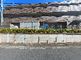 静かな住宅街の建物外観