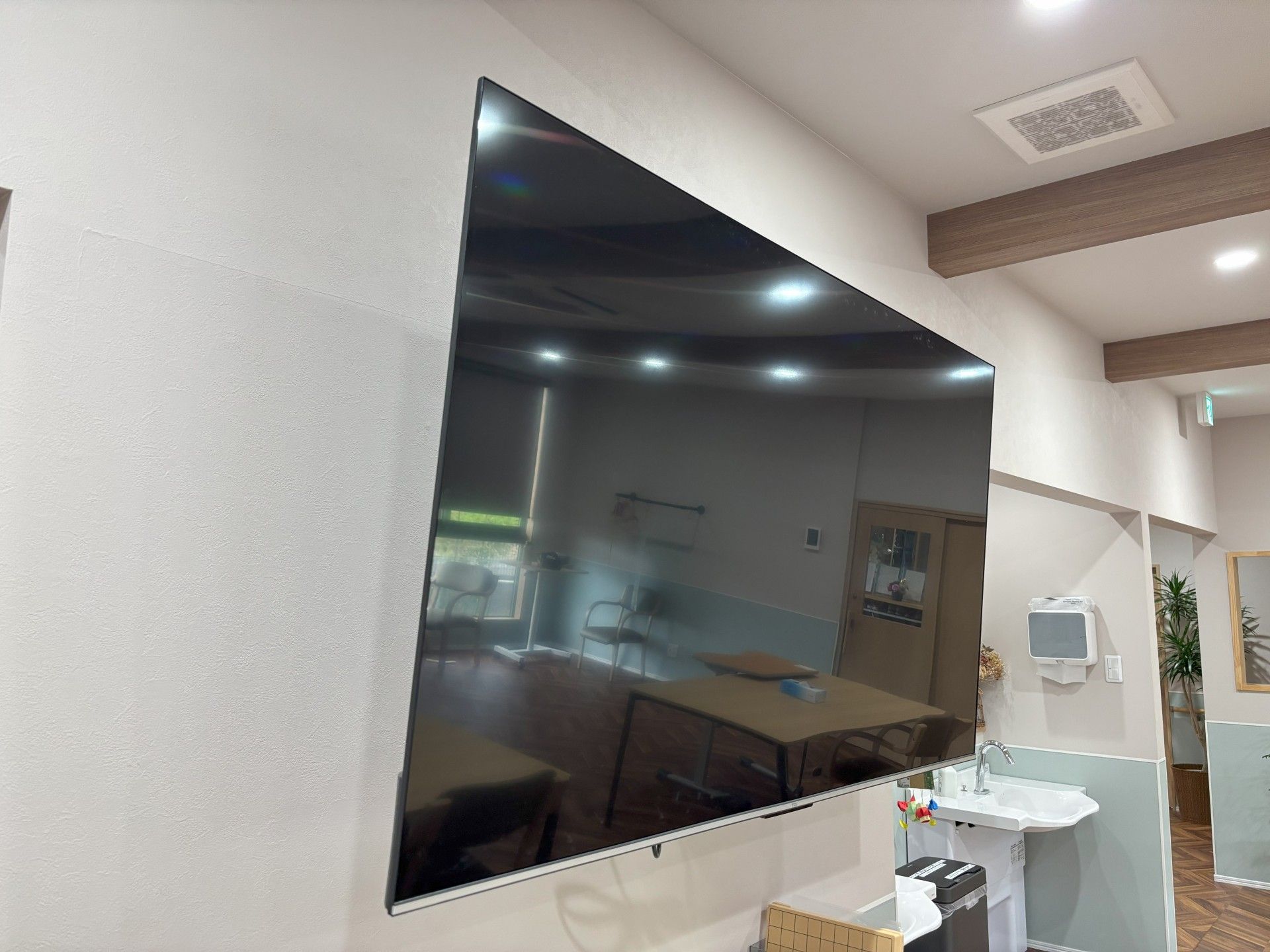 大きなテレビのある部屋