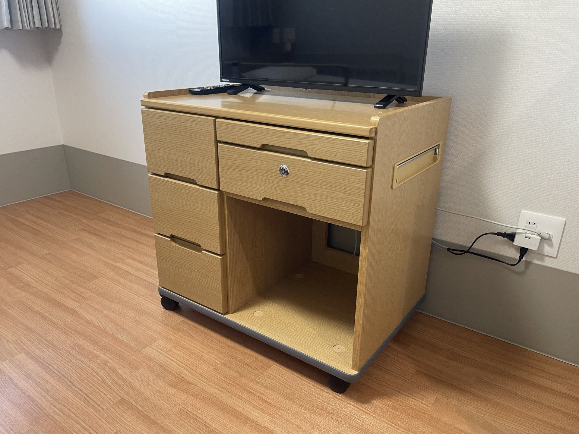 テレビ台と収納棚