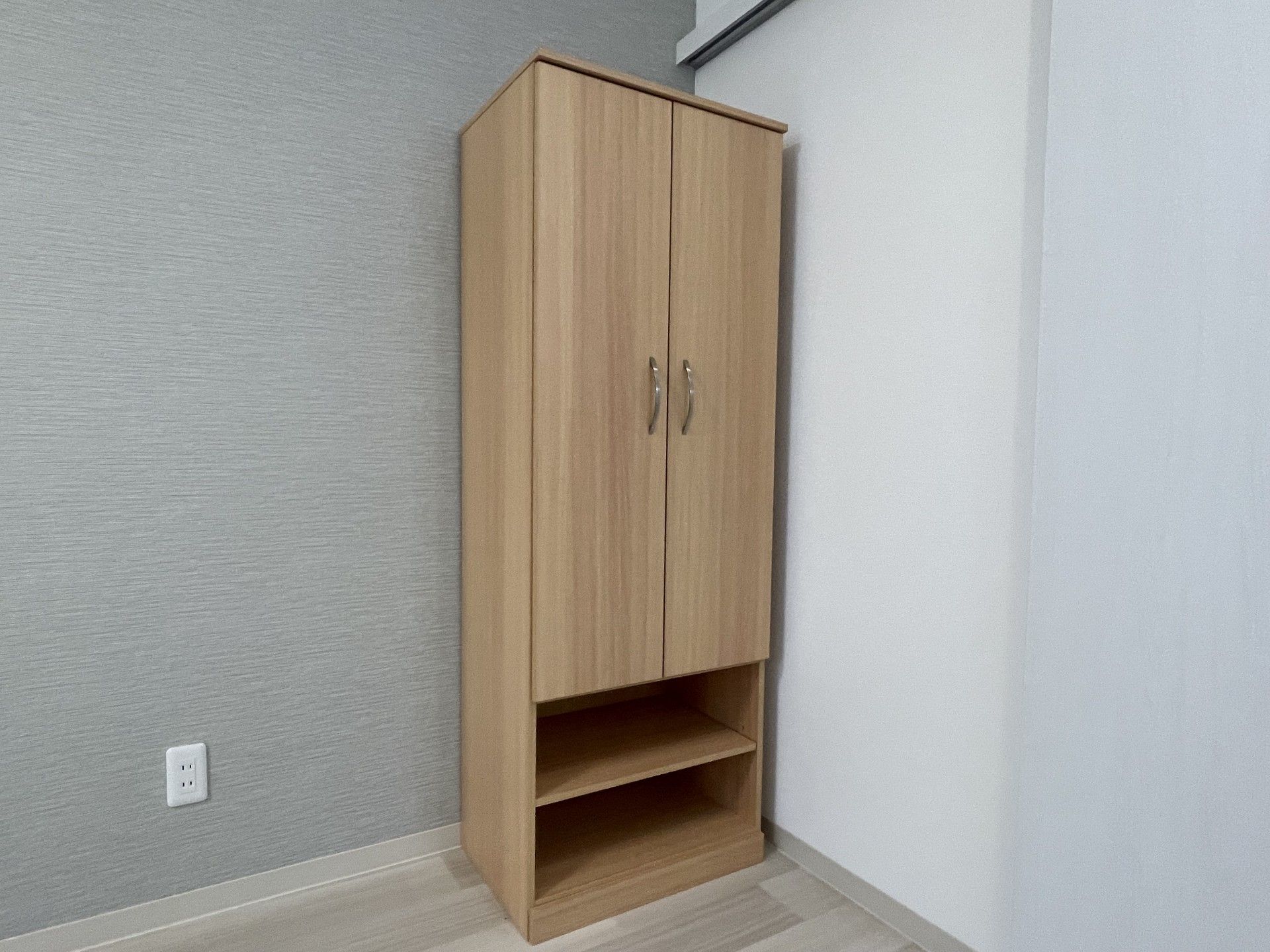 木製の収納棚