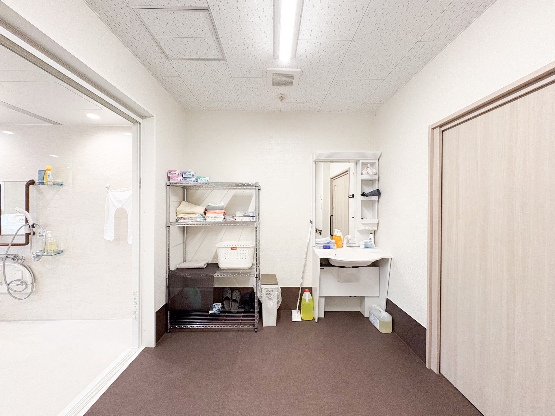 清潔な洗面スペース