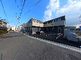 静かな住宅街の建物外観
