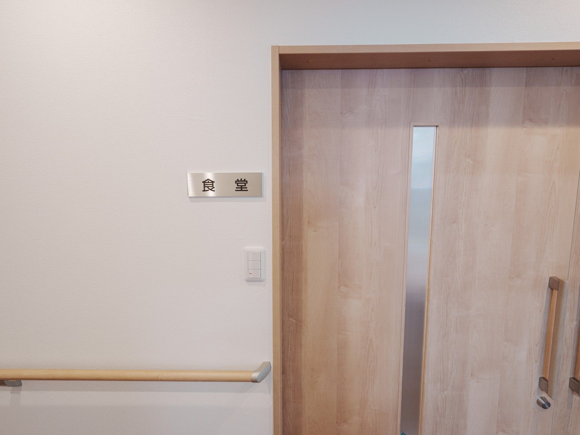 食堂の入り口