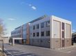 広い駐車場のある建物