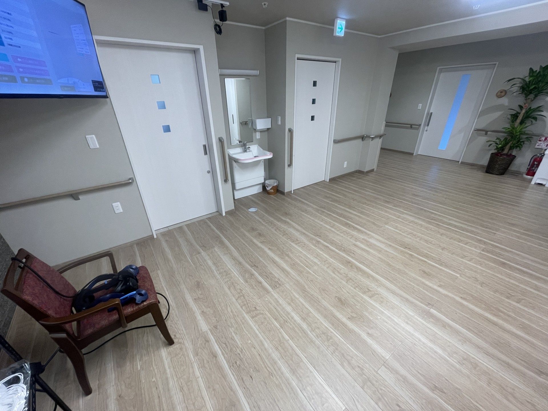 手すり付きの廊下