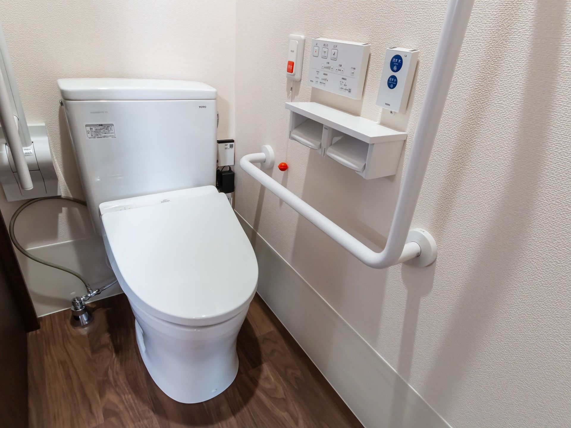 安全に配慮した設備のトイレ