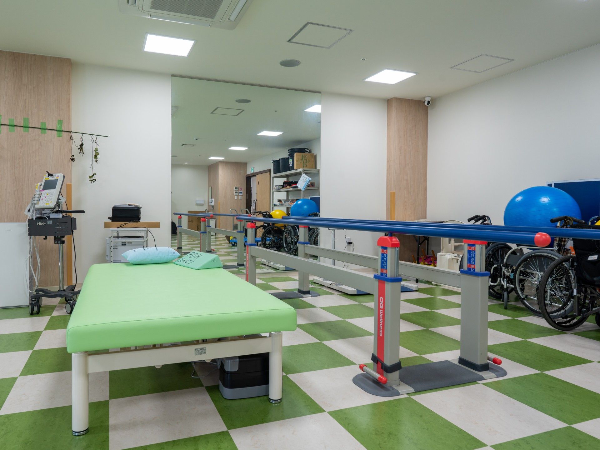 リハビリ用具が揃う部屋