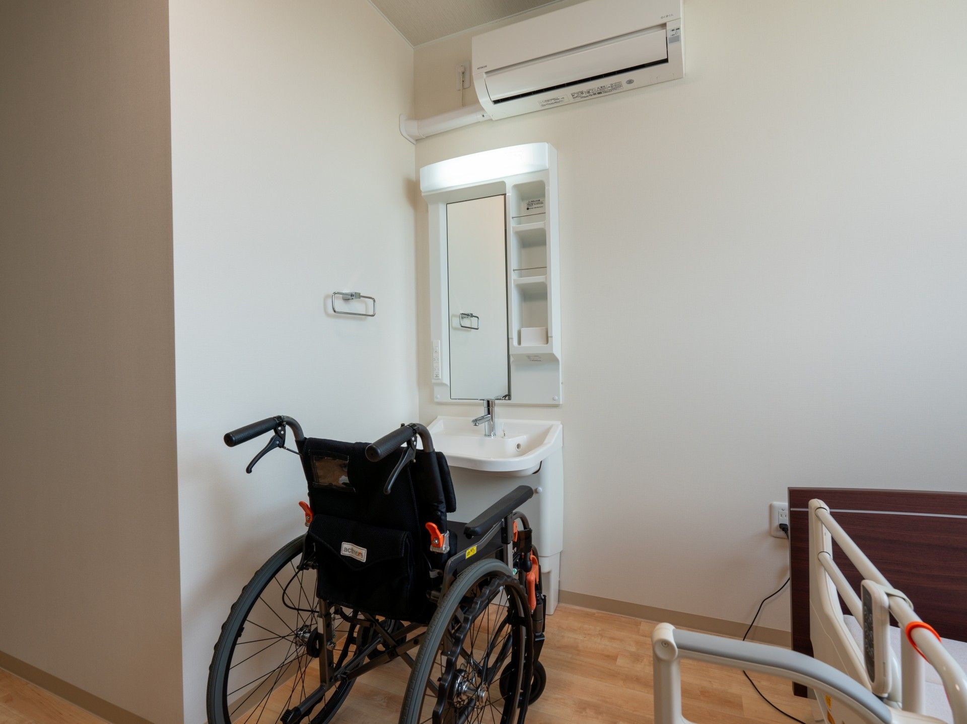車椅子対応の洗面台