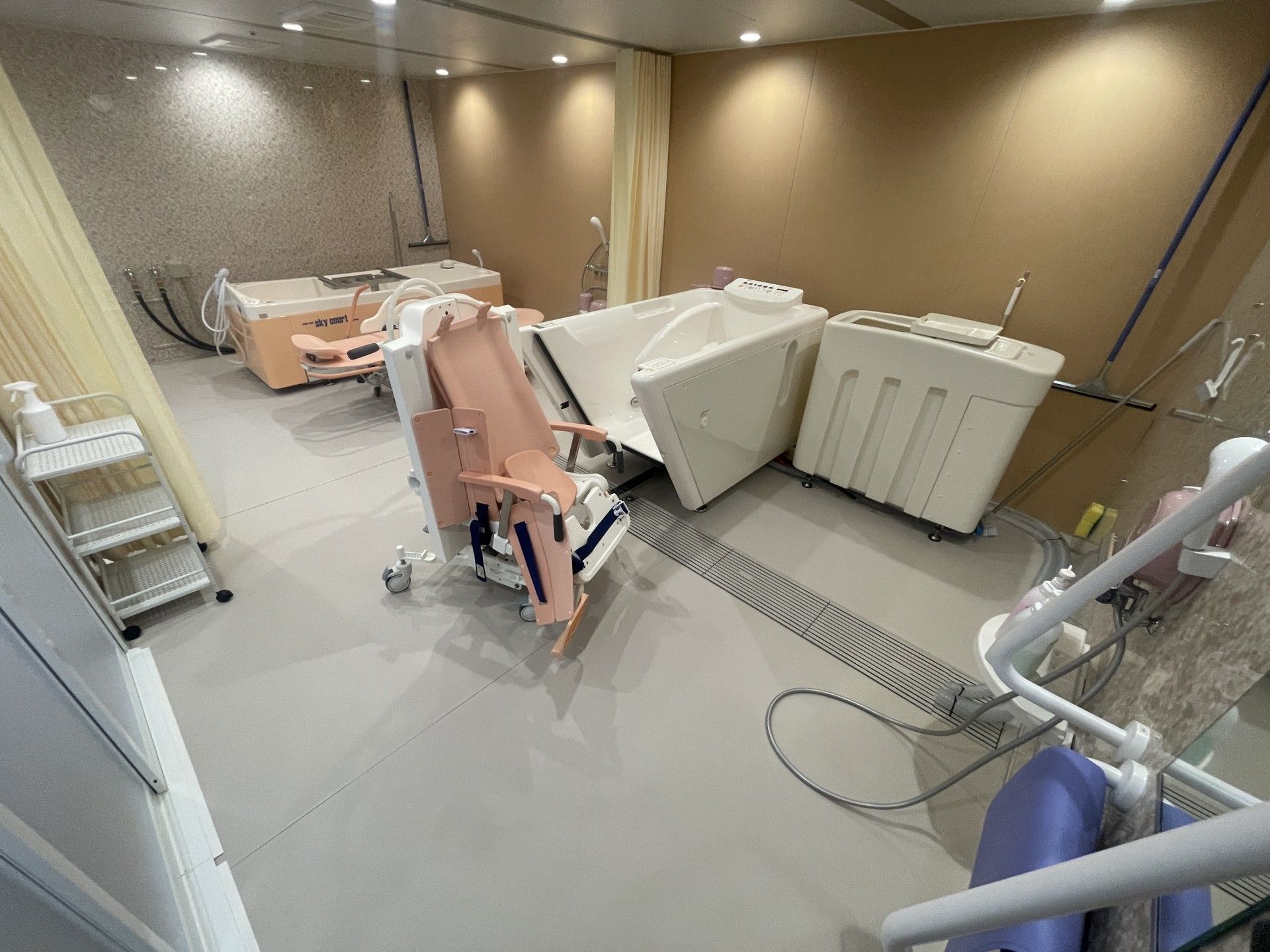 快適な入浴設備の部屋