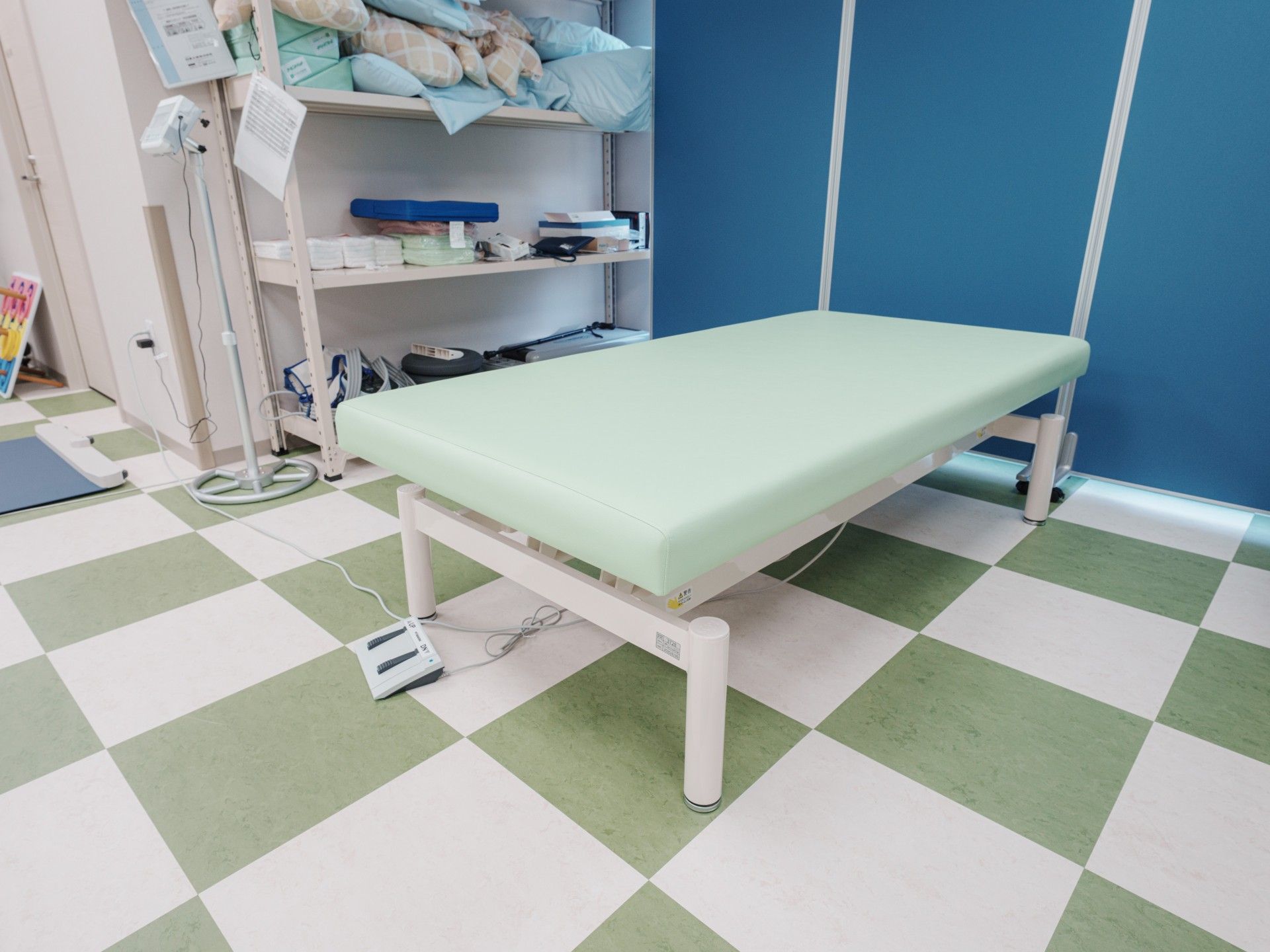 清潔な施術用ベッド