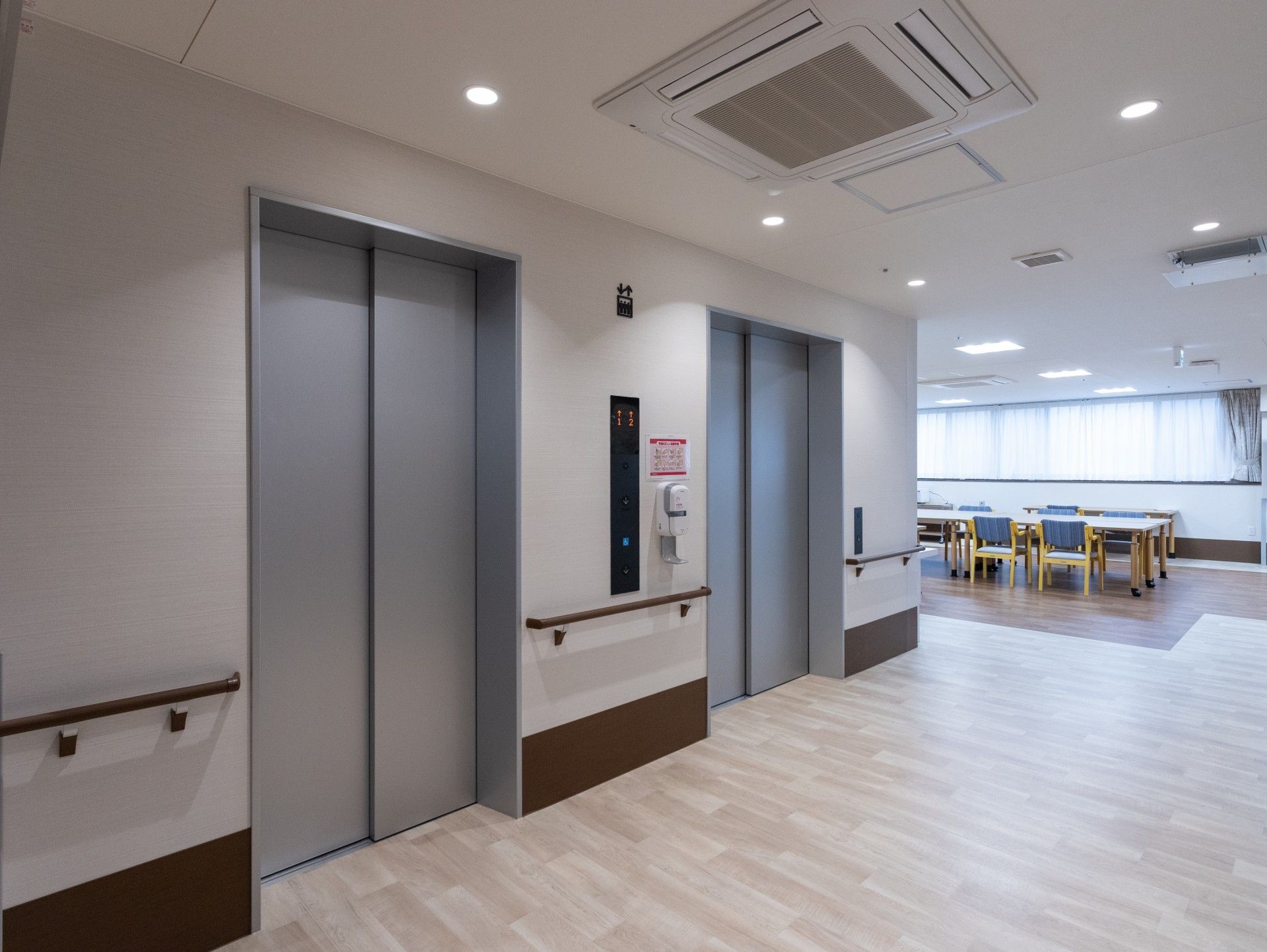 エレベーターと共有スペース