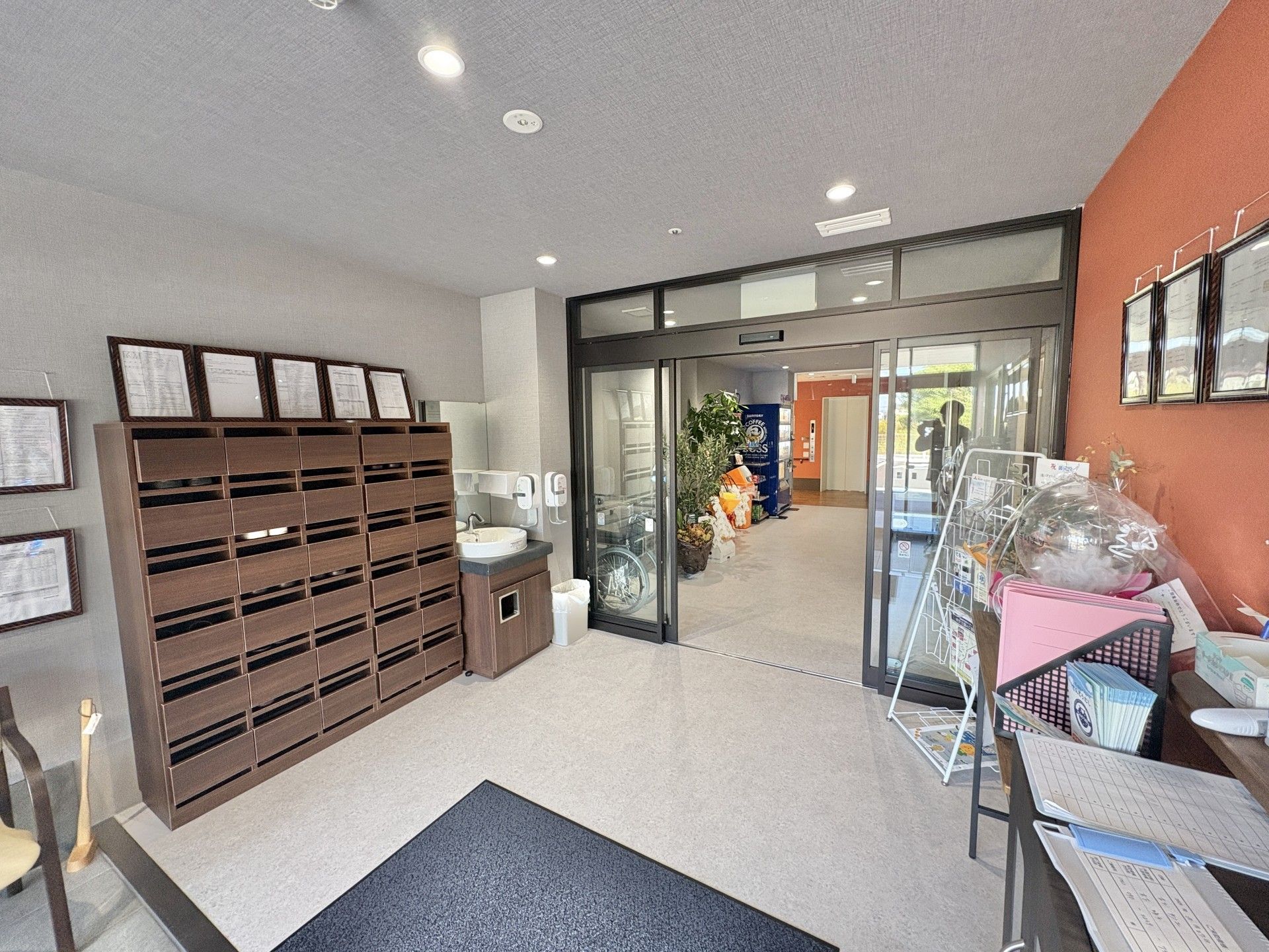 広いエントランス