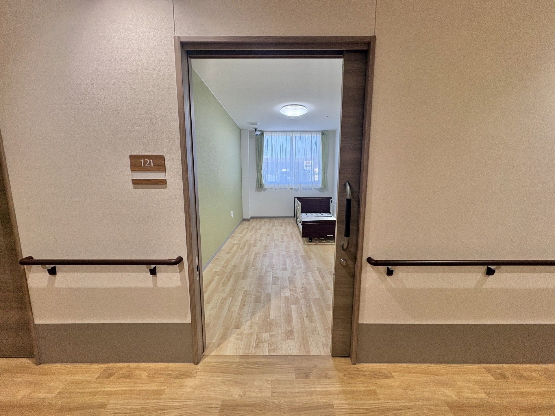 121号室の入口