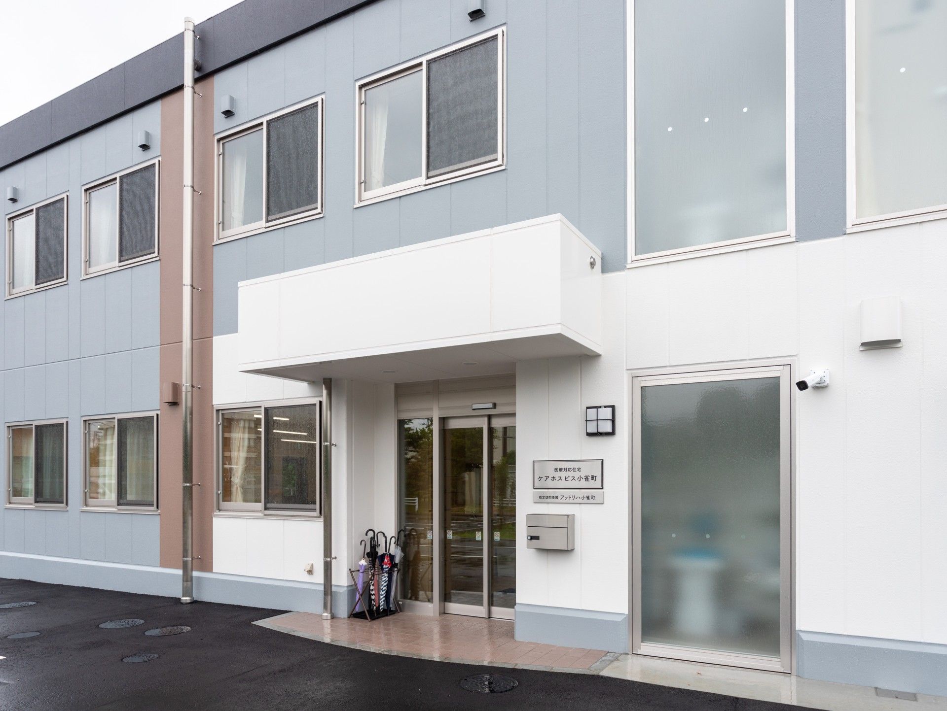 エントランスの外観