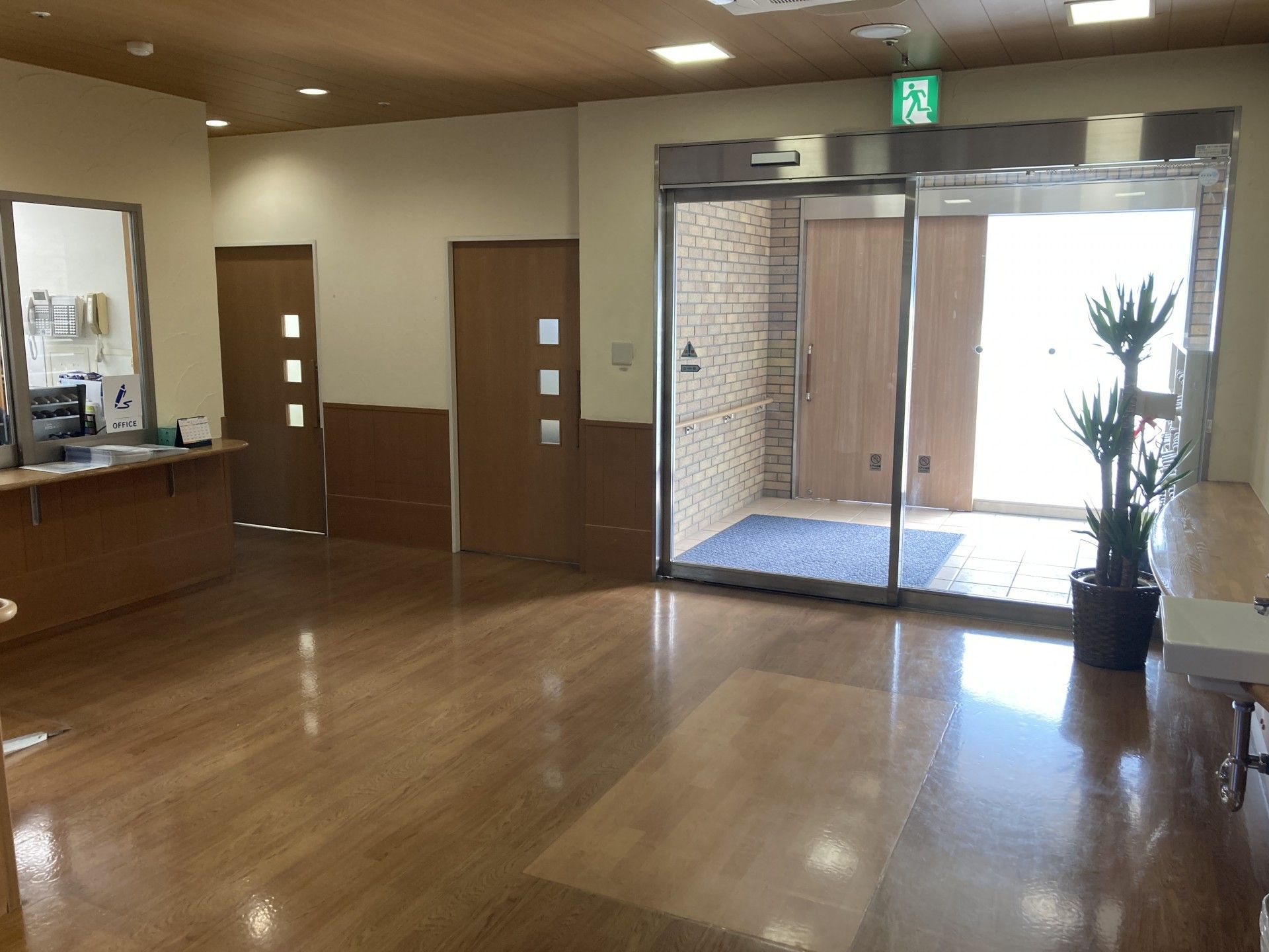 明るいエントランス