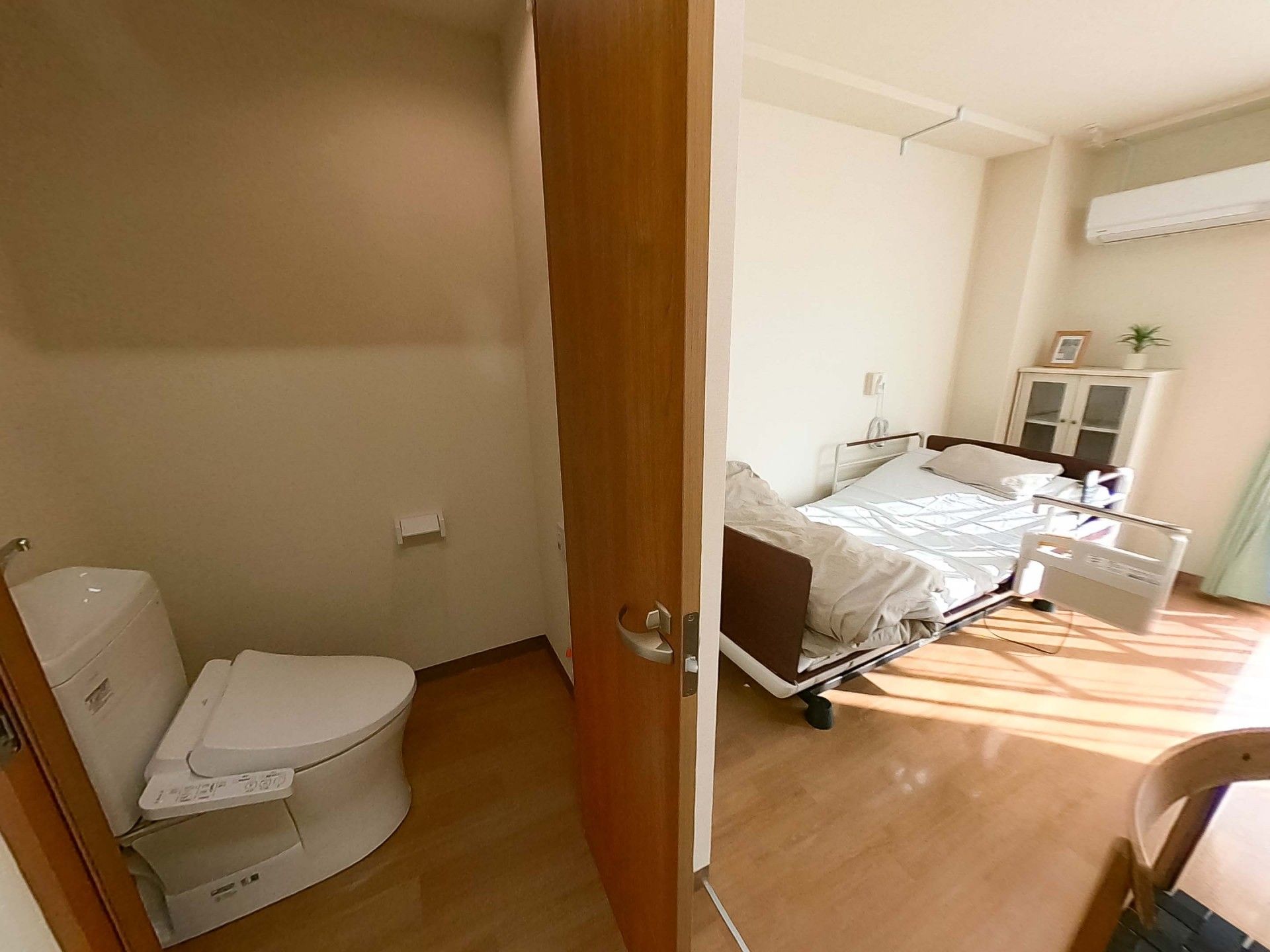 居室とトイレの様子