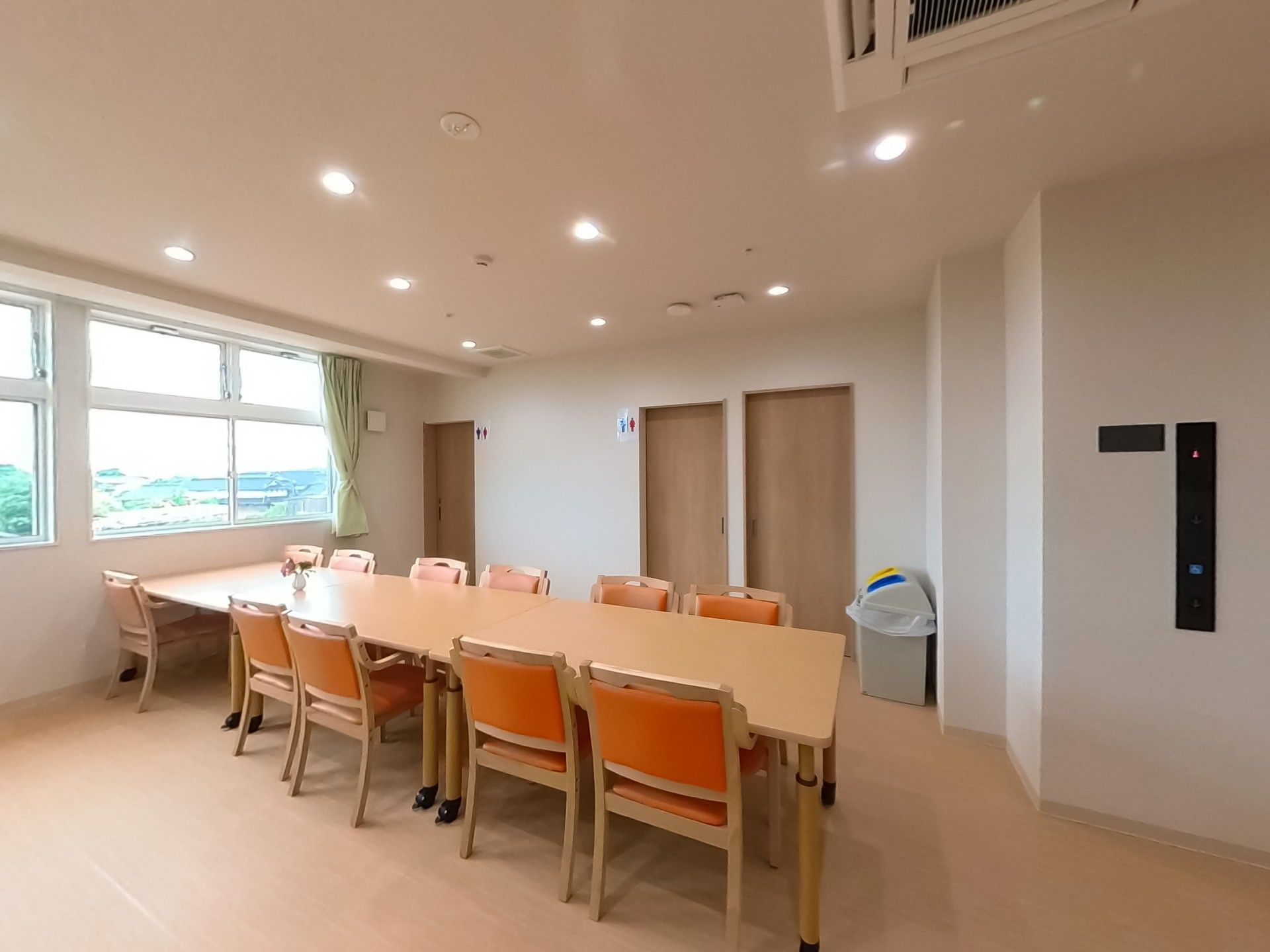 明るい会議室
