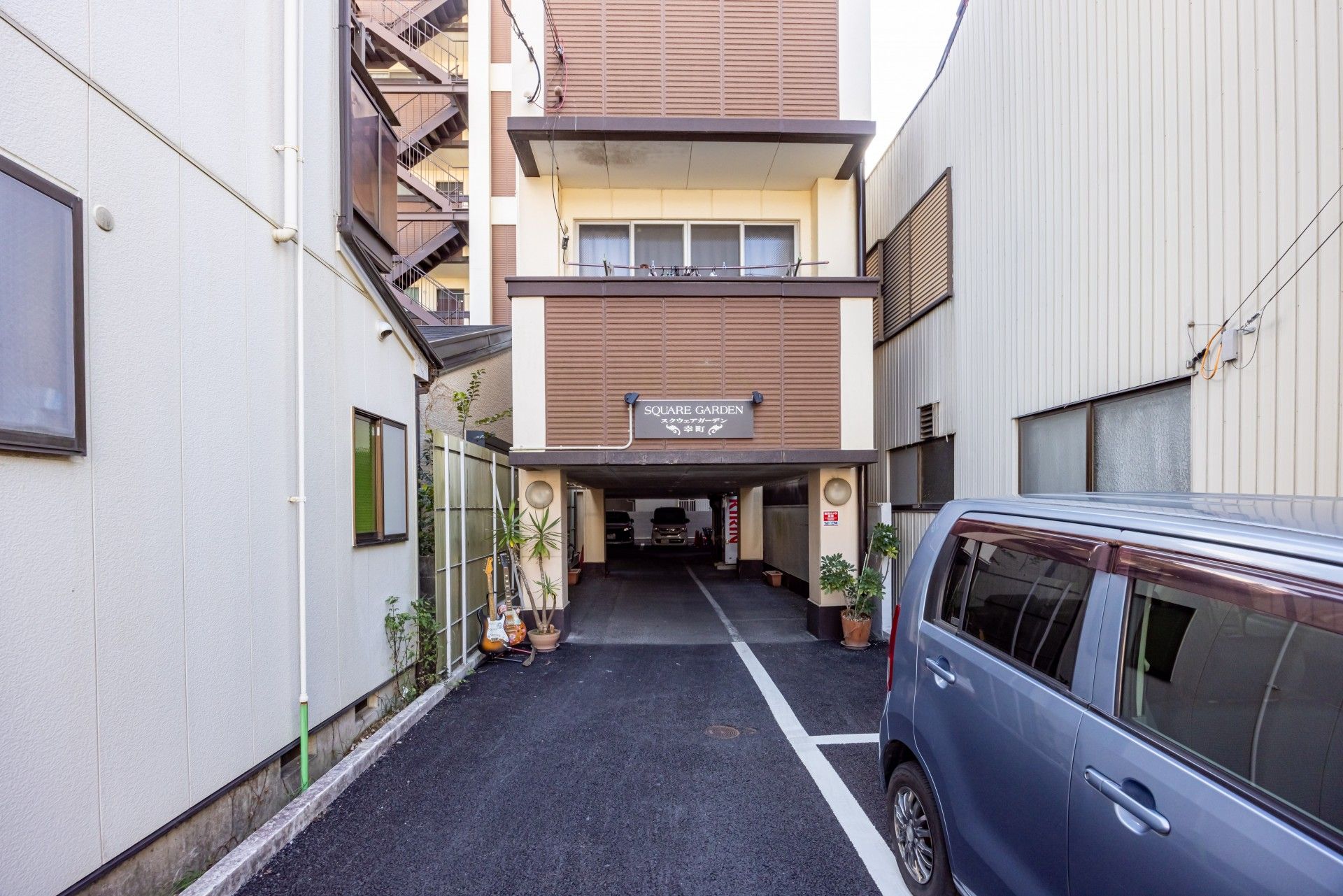 エントランスの外観