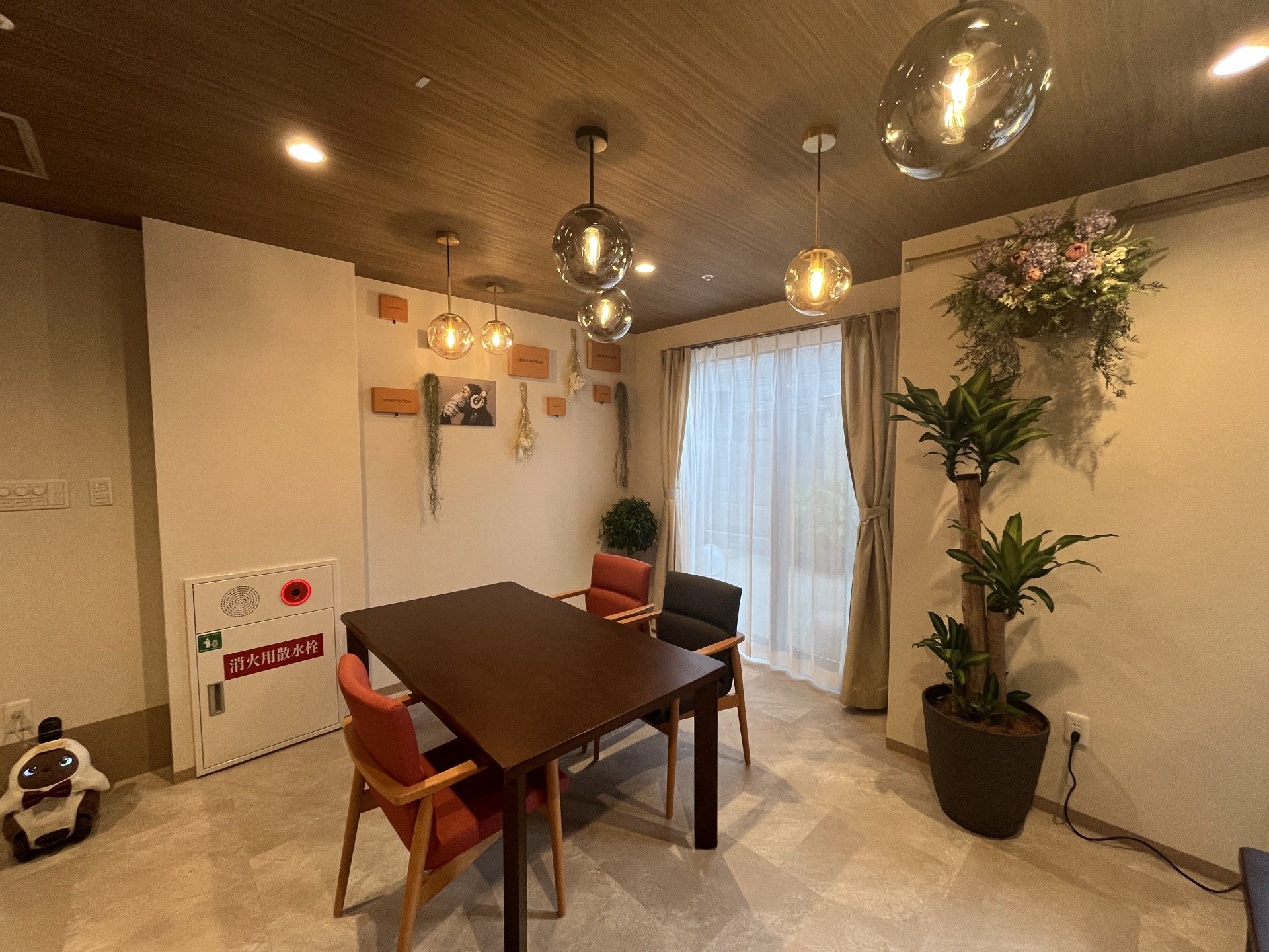 落ち着いた雰囲気の部屋