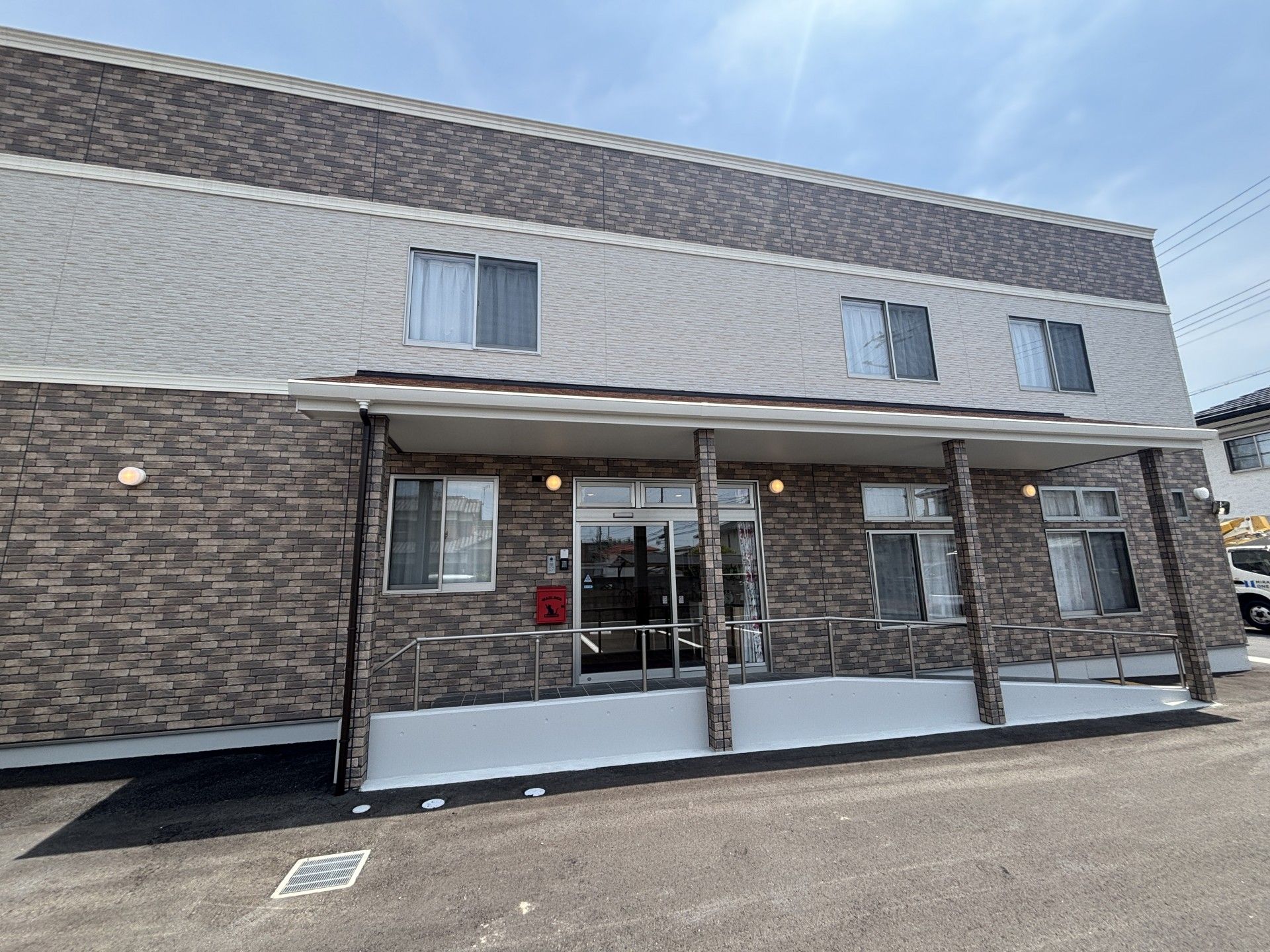 エントランスの外観