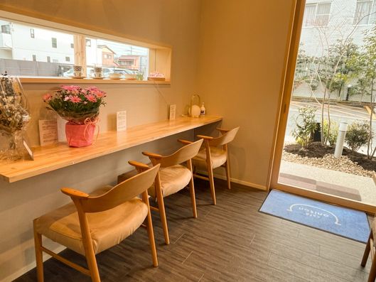 Café店内　窓際席