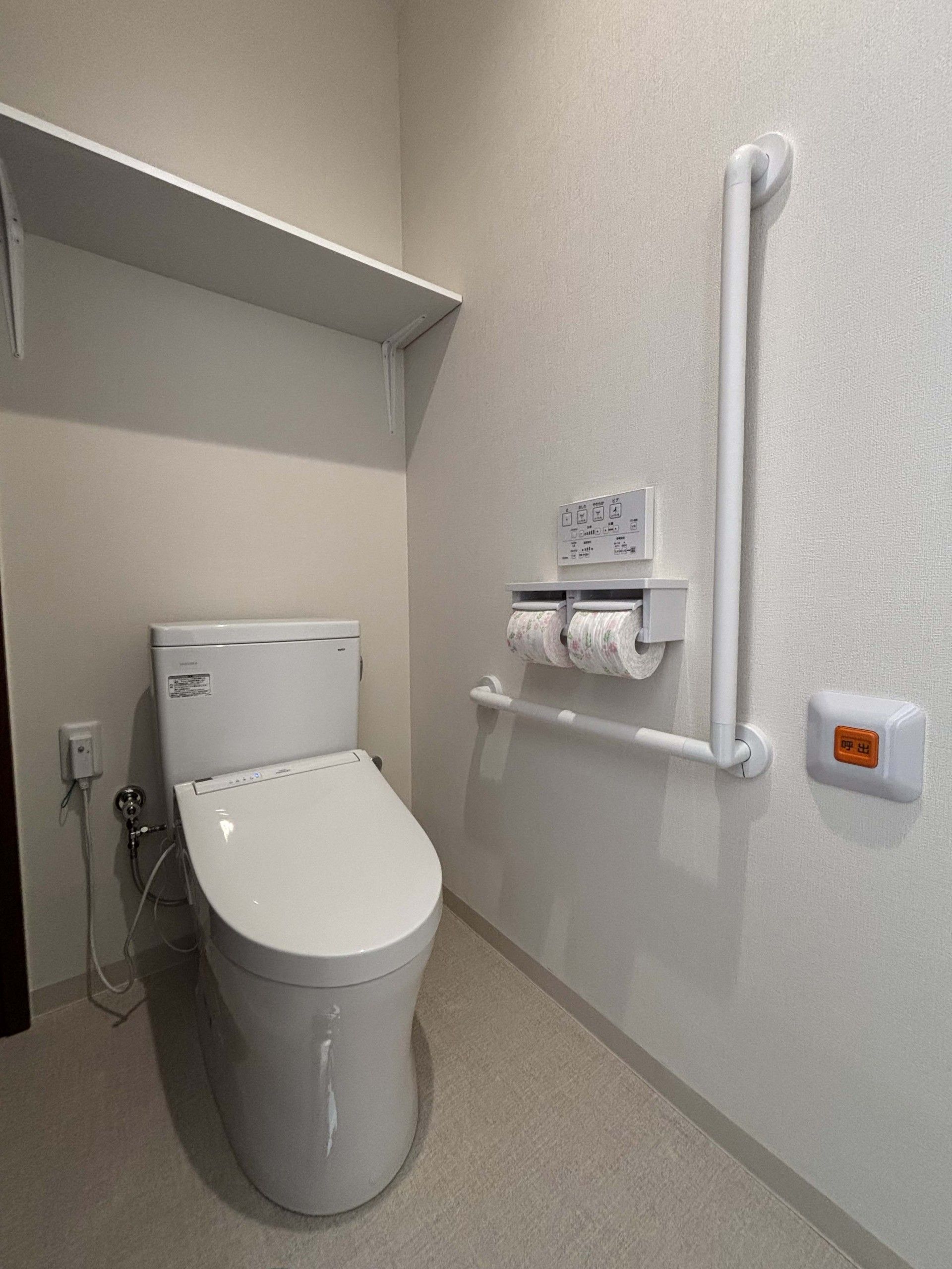 安全に配慮した設備のトイレ