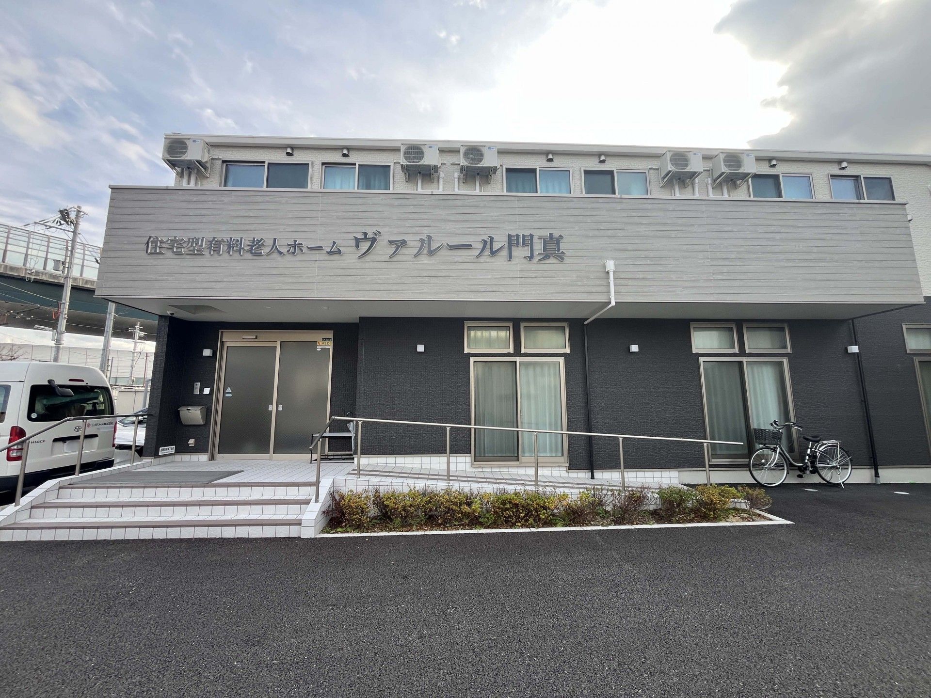 エントランスの外観