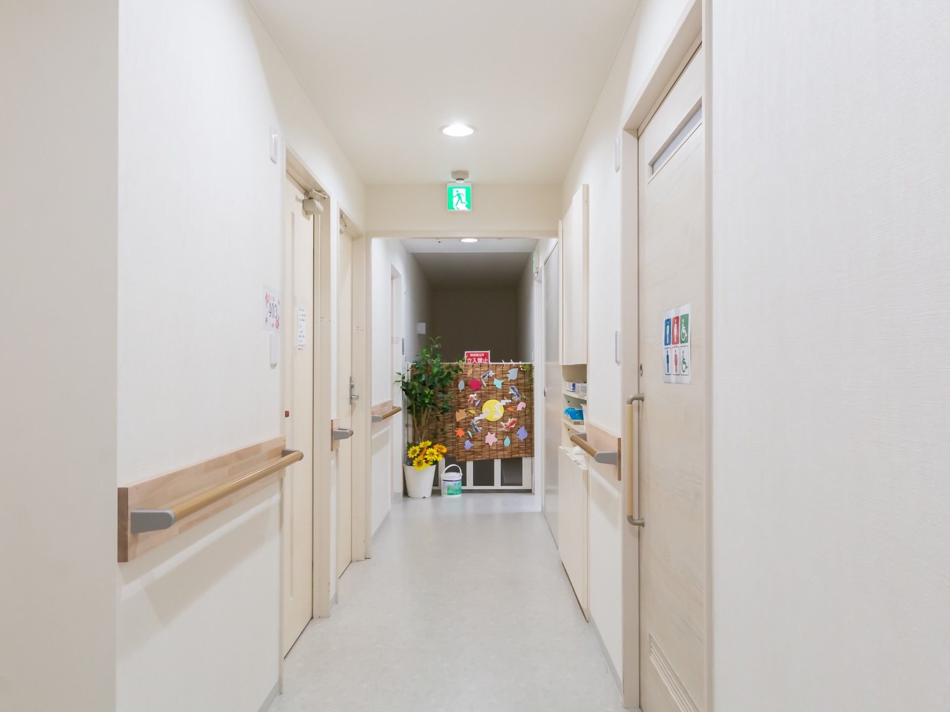 明るい廊下