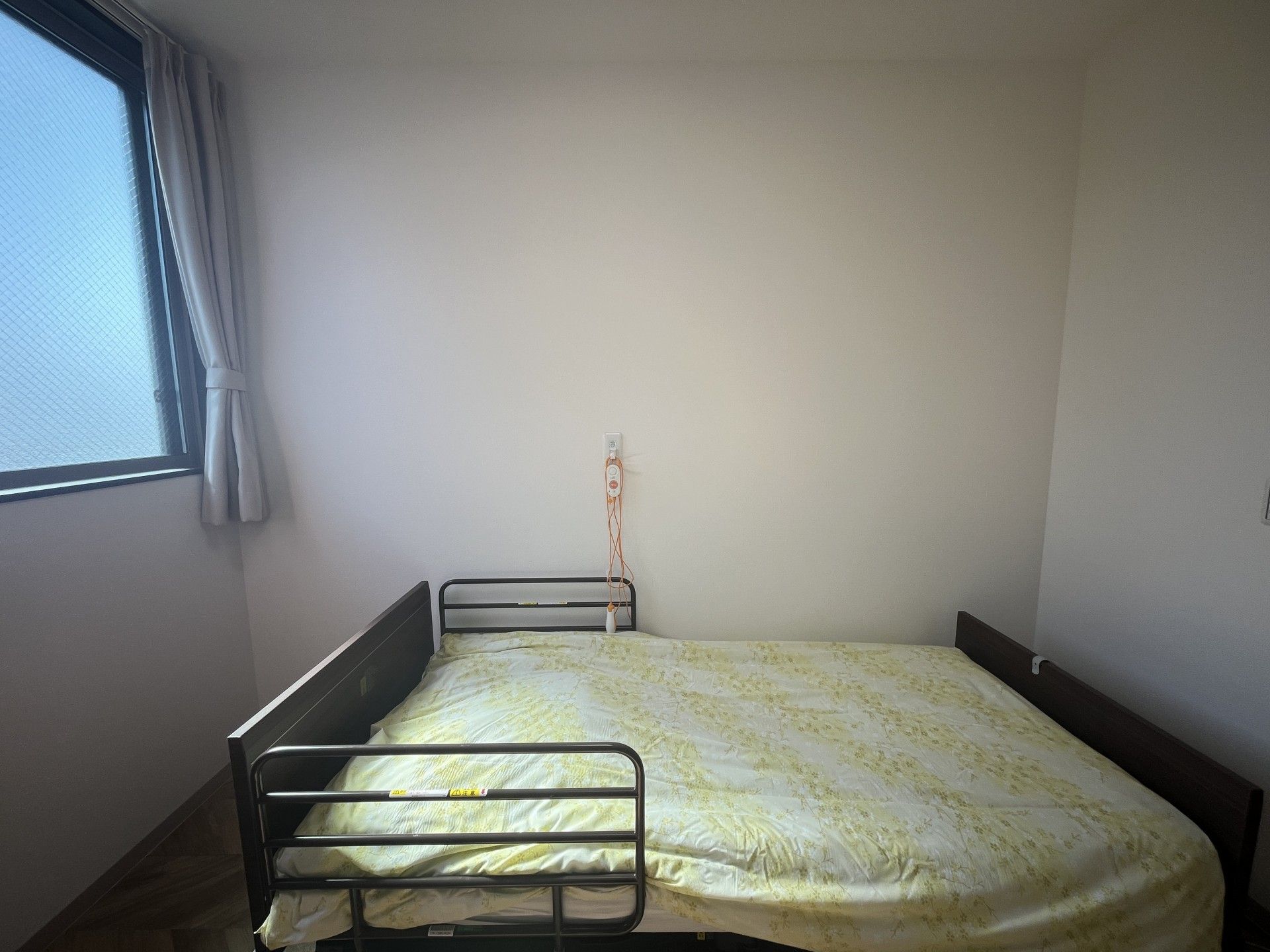 シンプルなベッドルーム