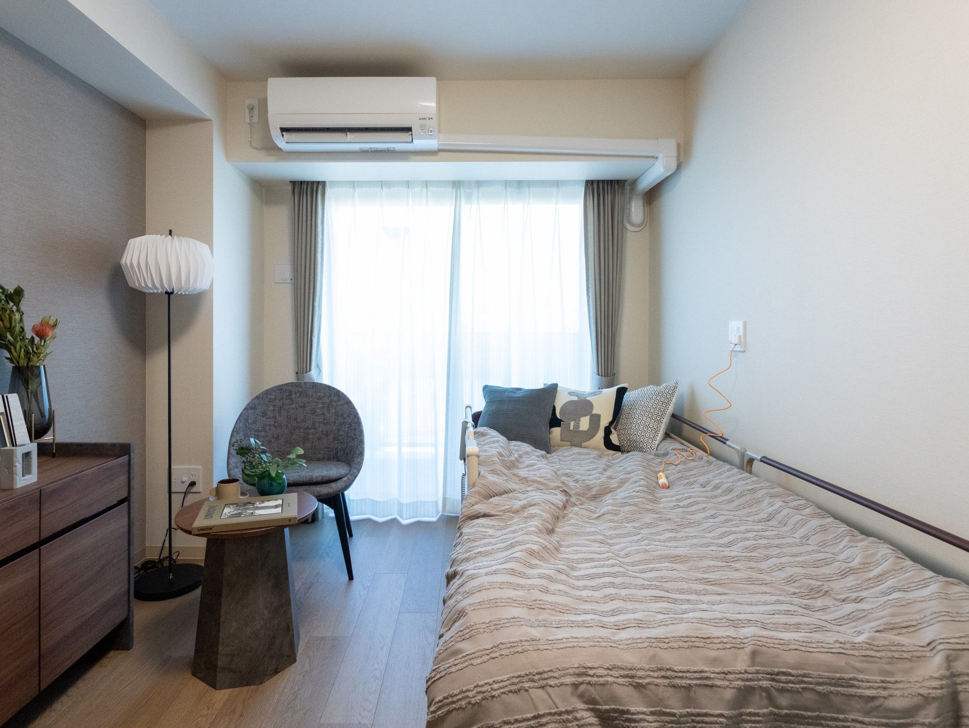 落ち着いた雰囲気の居室