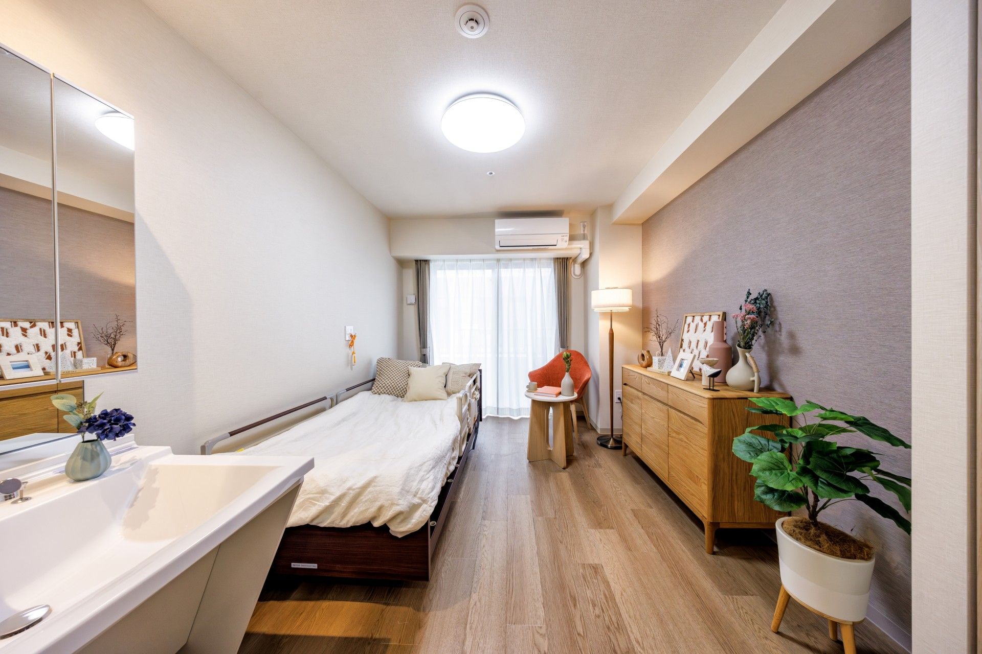 落ち着いた雰囲気の居室