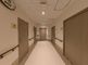 清潔で広々とした廊下