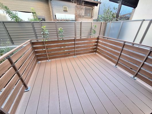 ウッドデッキ