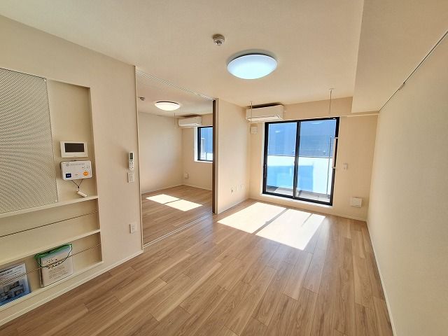 日差しが差し込む居室