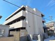 三階建ての建物外観