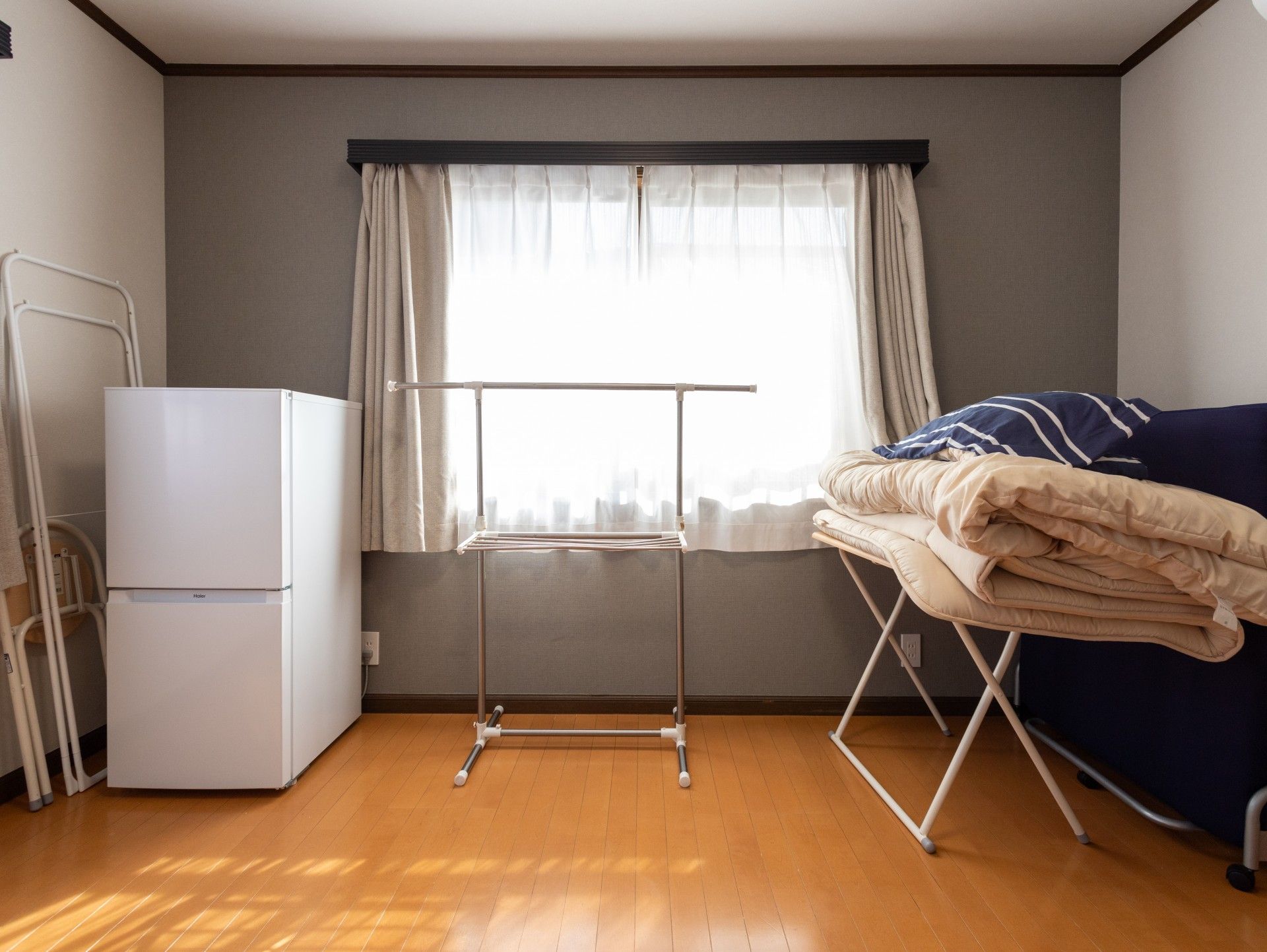 日差しが差し込む部屋