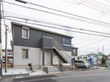 外観と駐車場の様子