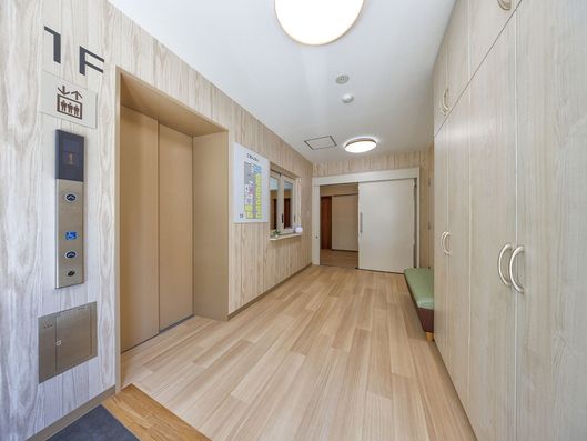 1階エレベーター前