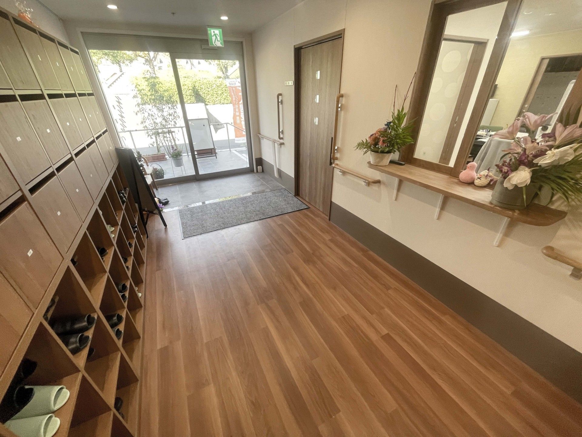 明るい玄関スペース