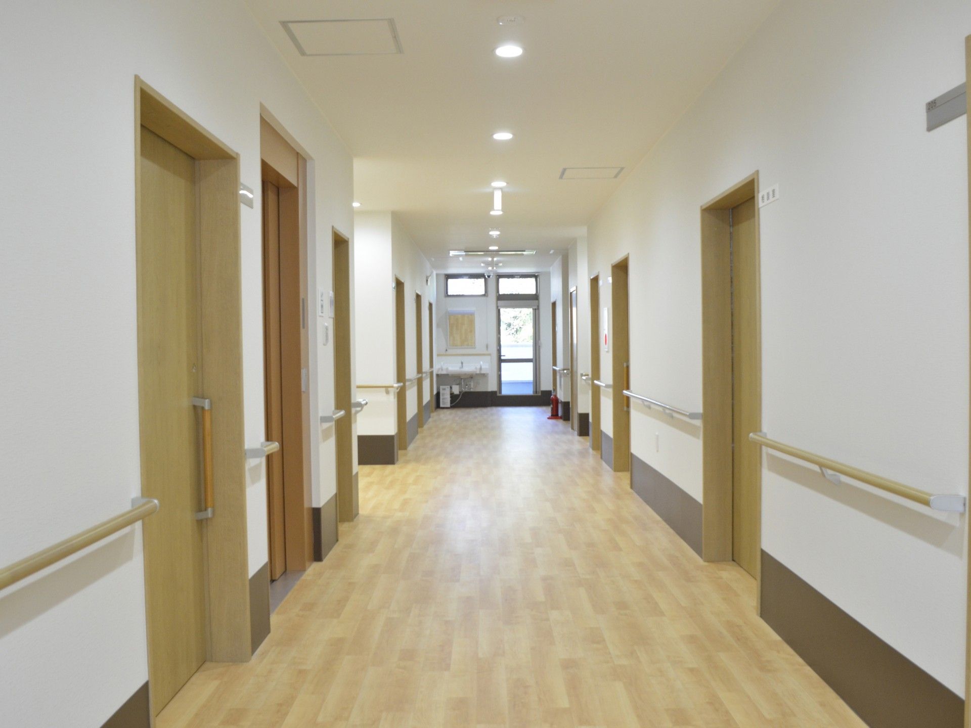 手すり付きの廊下