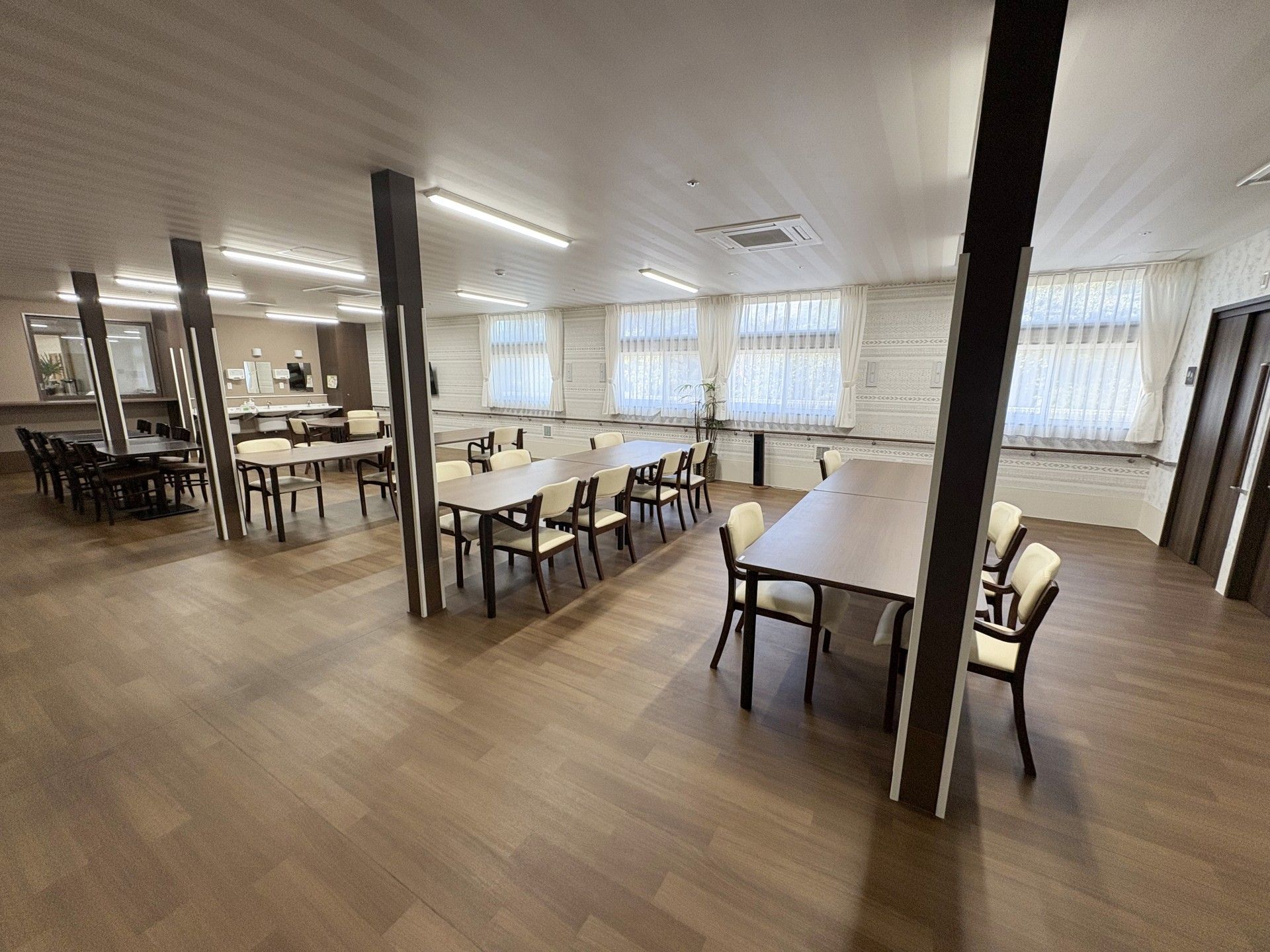 広々とした食堂