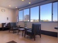 大きな窓のある部屋