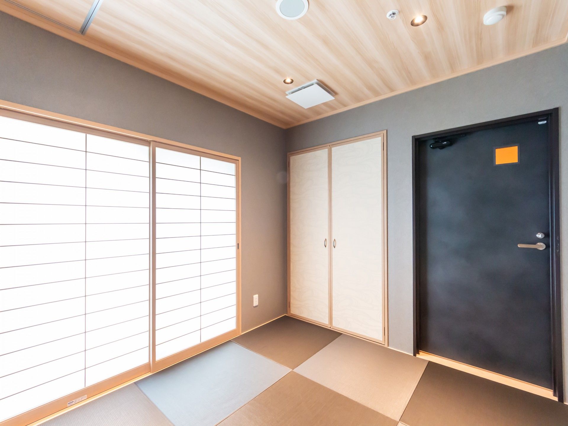 和風の落ち着いた空間