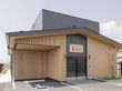 木目調の建物外観