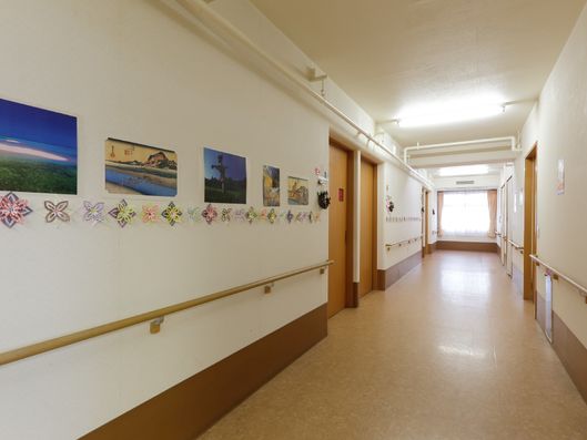 写真のある廊下