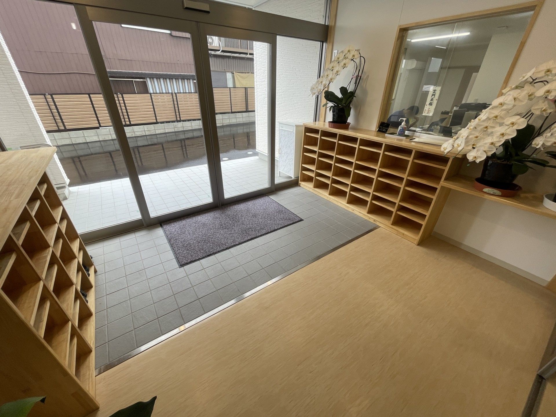 広い玄関スペース