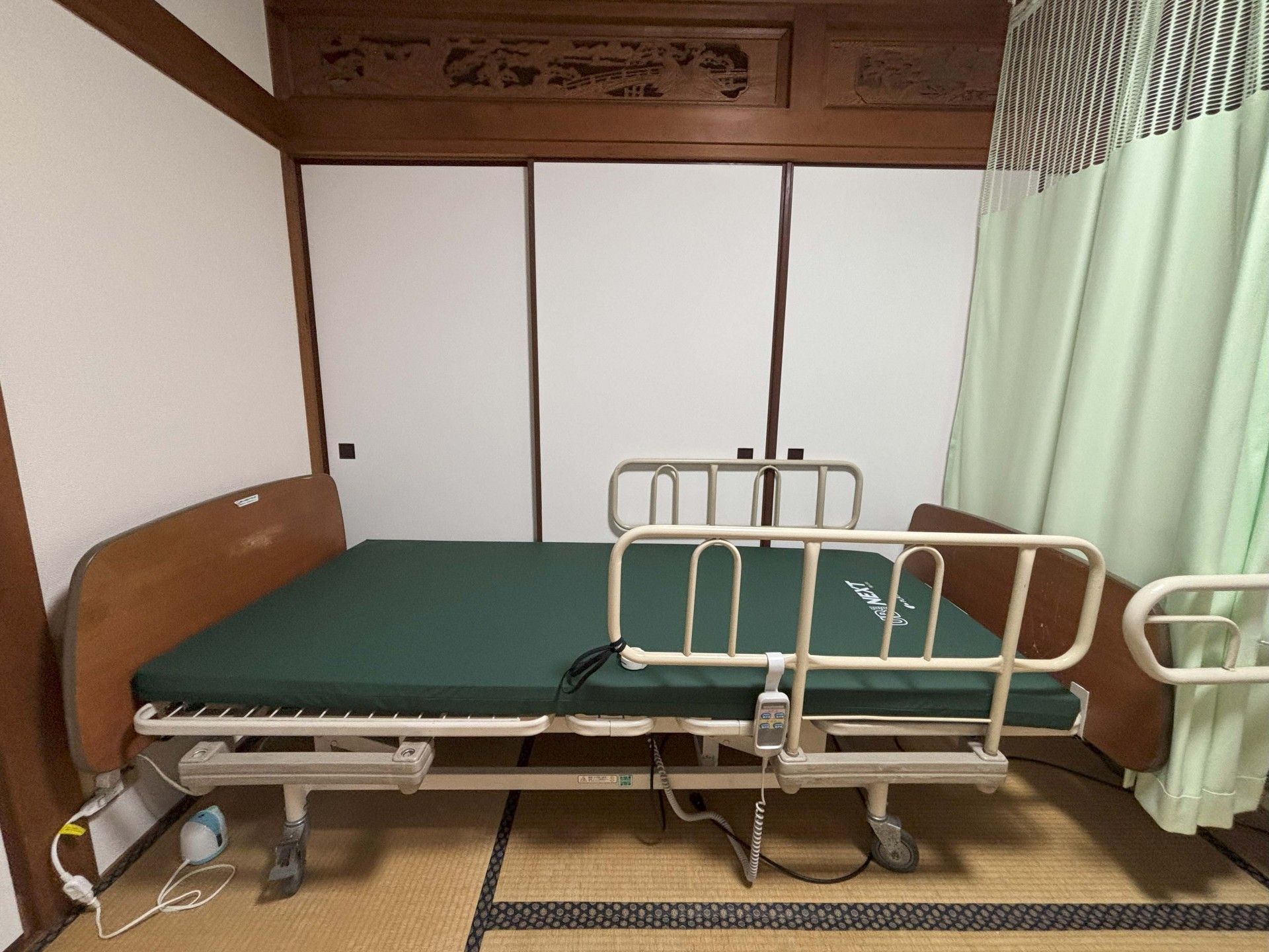 畳の部屋のベッド